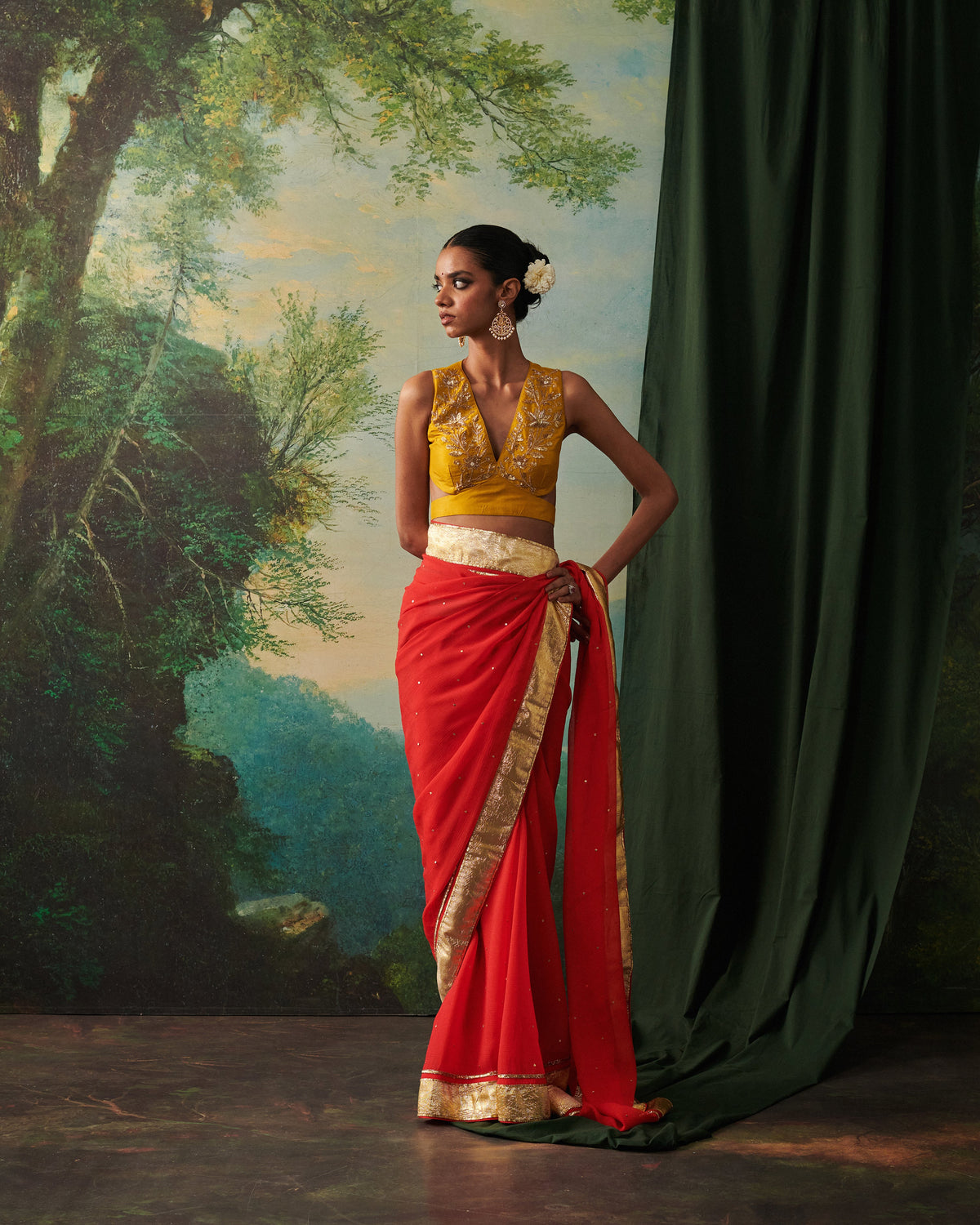 How to Choose the Perfect Saree Blouse: Neckline, Sleeves & Fit