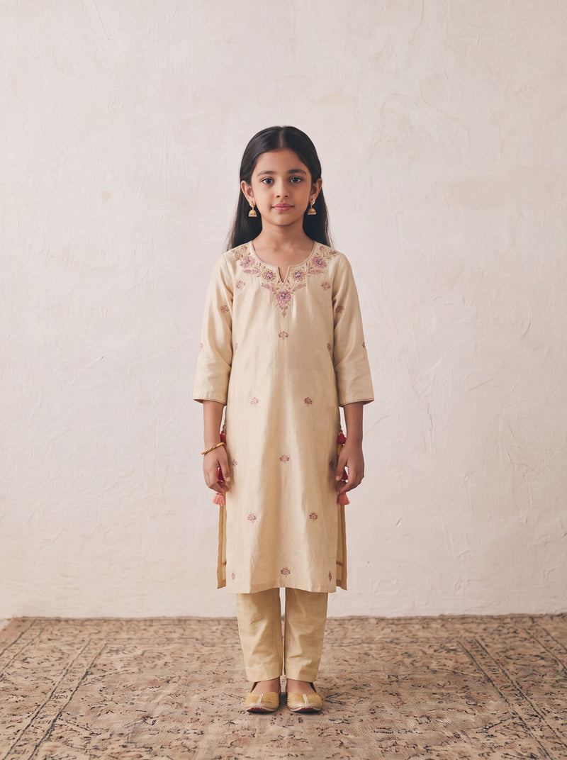 A Baby's First Festival: How to Dress an Infant for Diwali and Family Functions