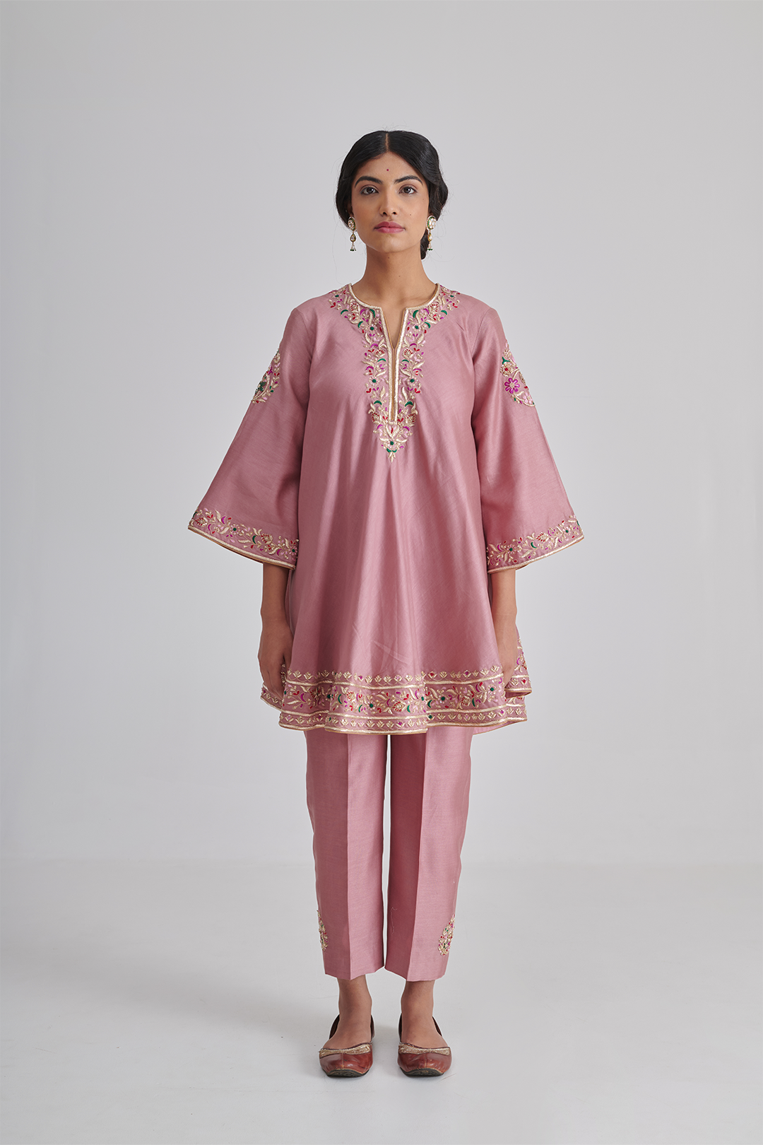 The One-Hero-Piece Rule: How Statement Earrings Are Replacing Heavy Necklaces in 2026