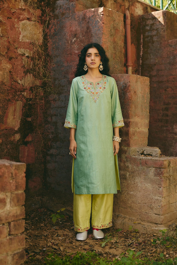 Custom Sister of the Bride & Groom Outfits: Standing Out Appropriately
