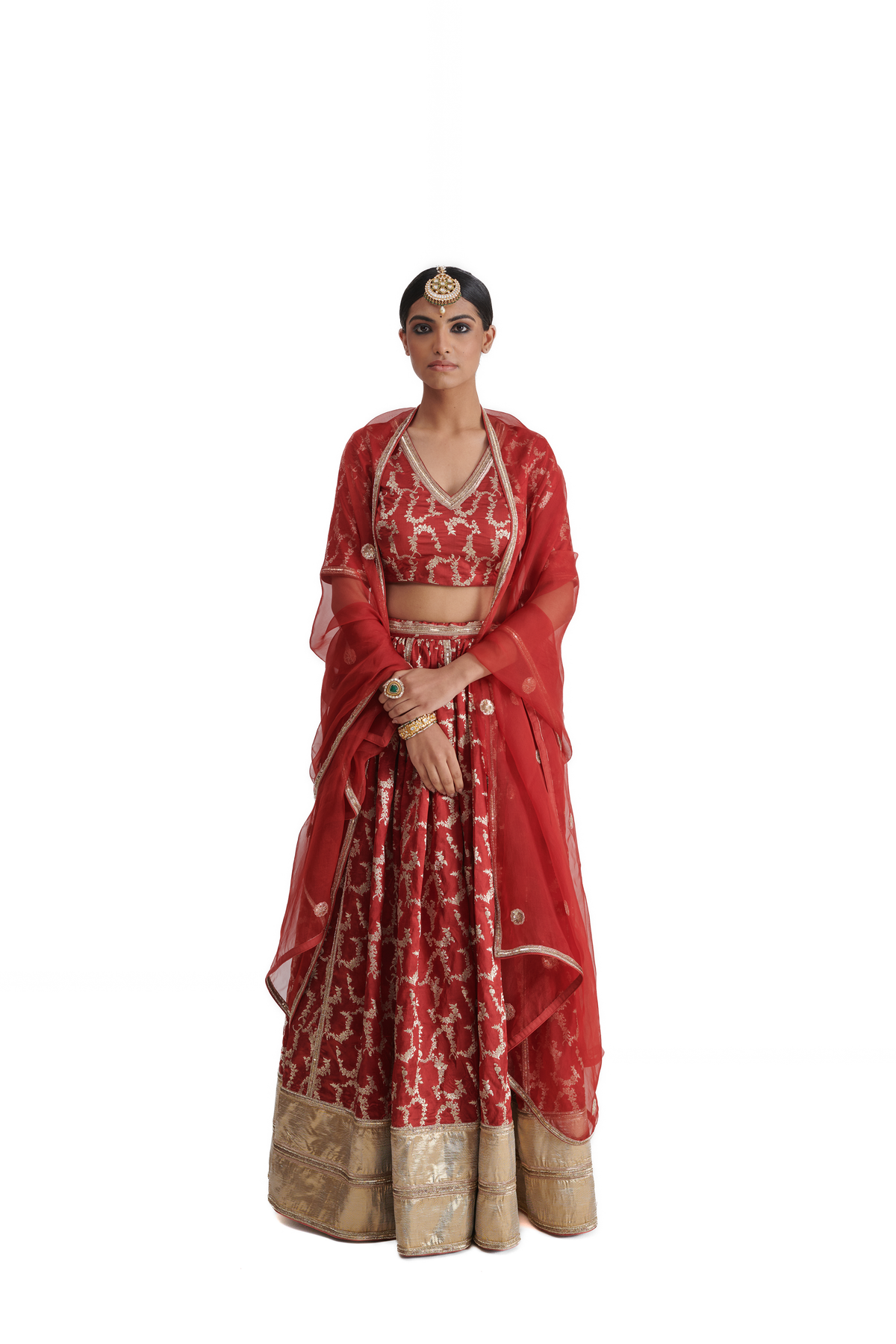 The Diva Joukani Effect: Why Heavy Indian Outfits on Regular Streets Is 2026's Biggest Trend