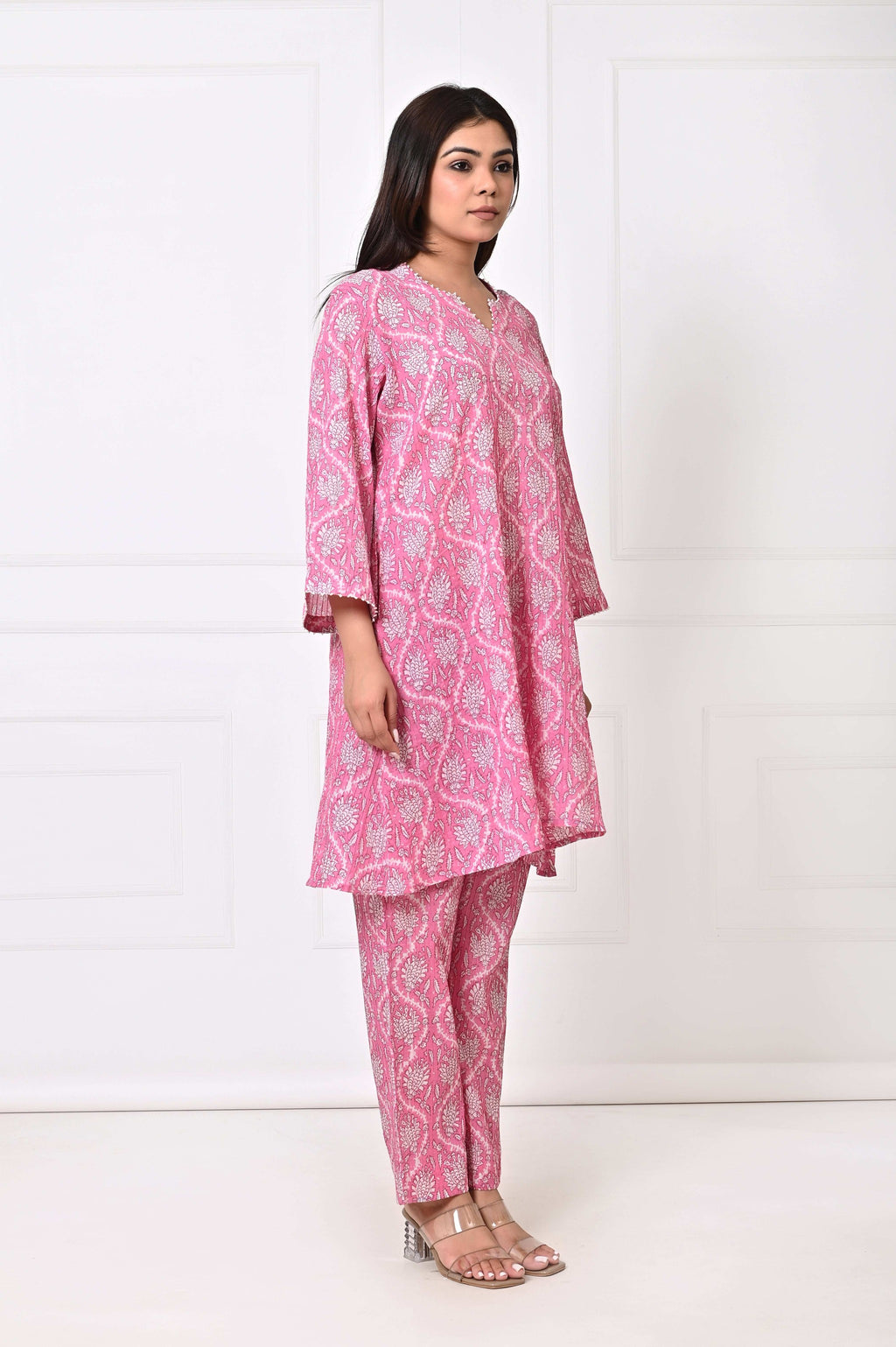 GULAABI KURTA SET