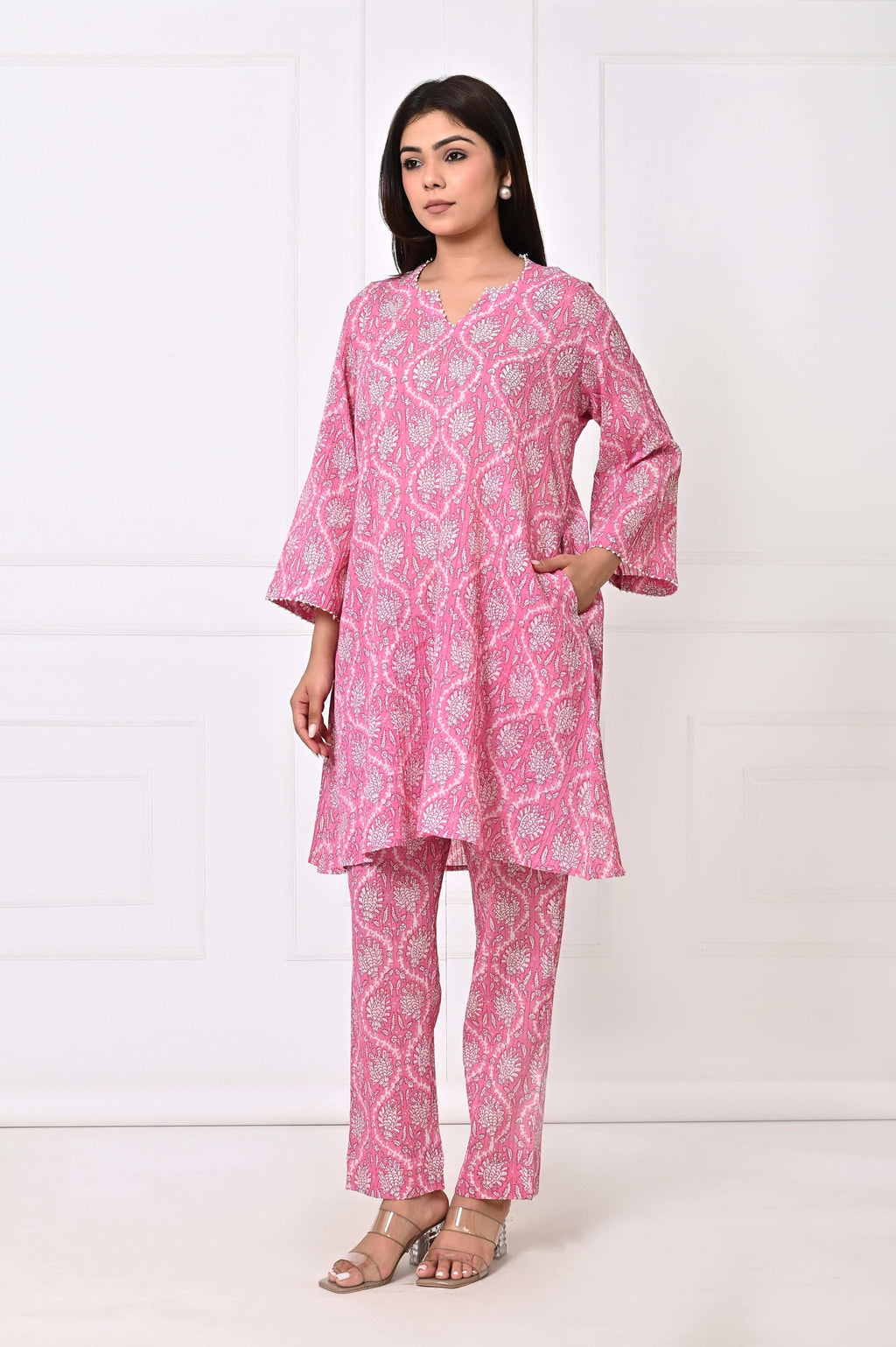 GULAABI KURTA SET