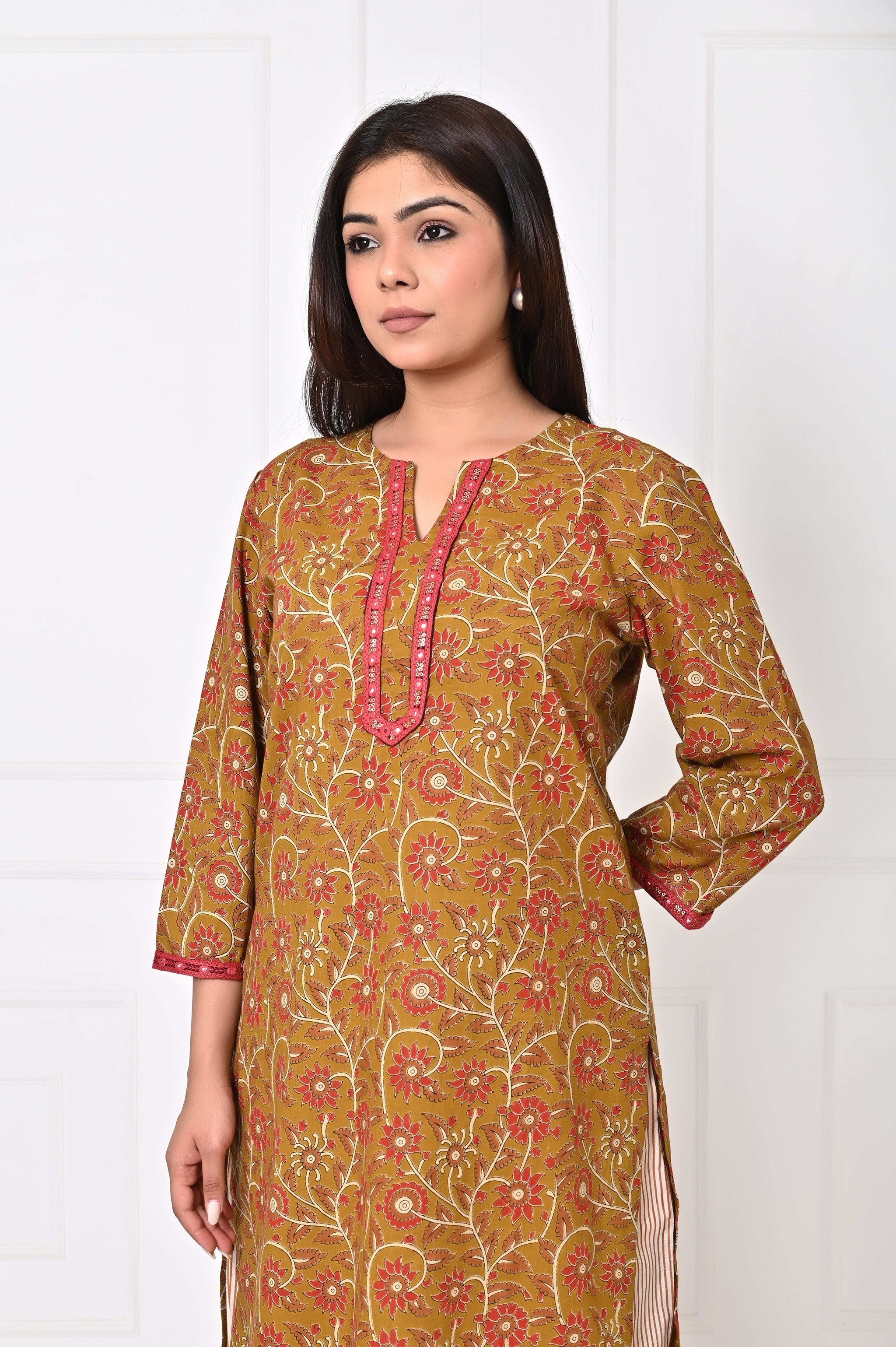 TARUJA KURTA SET
