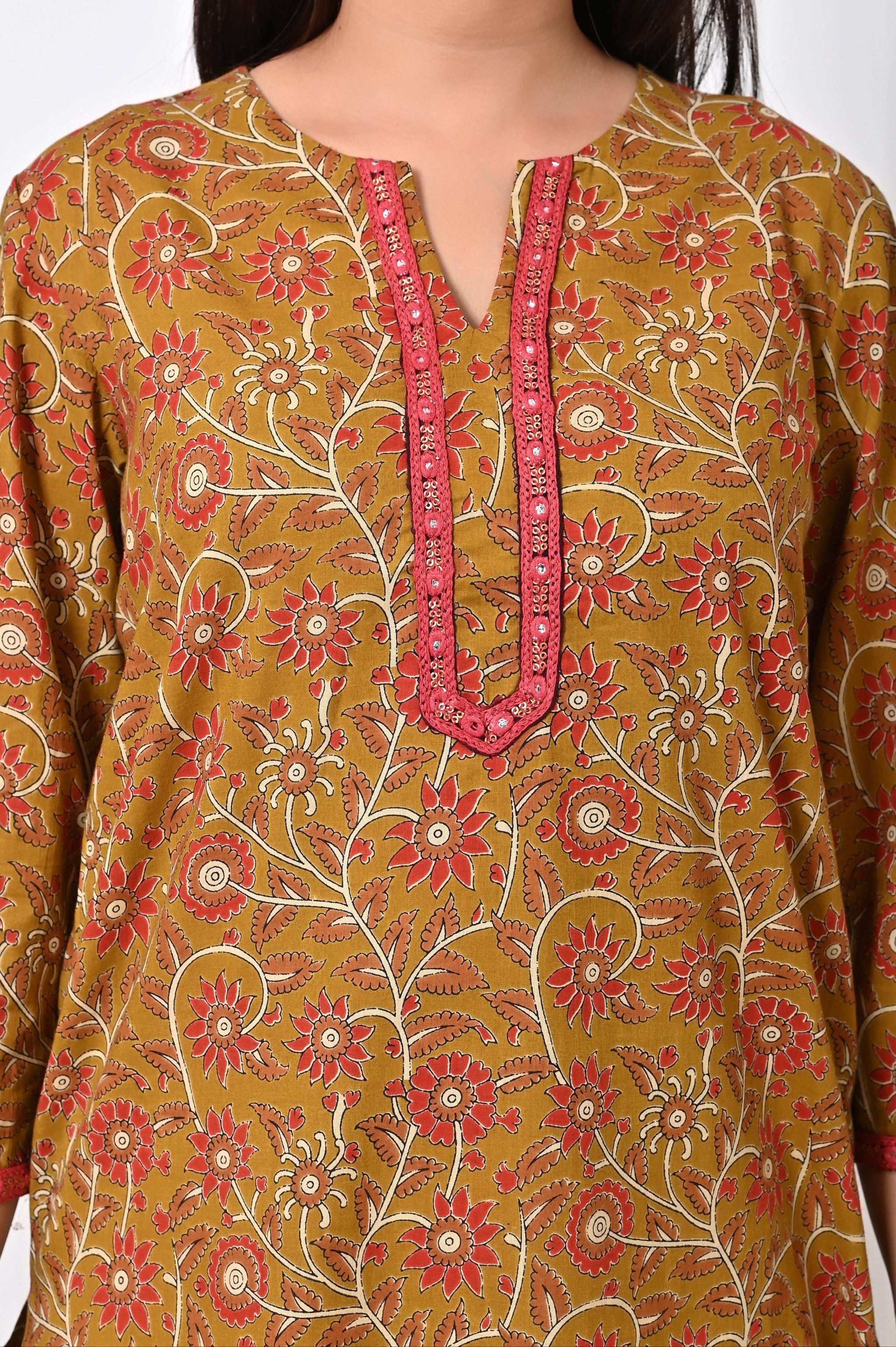 TARUJA KURTA SET