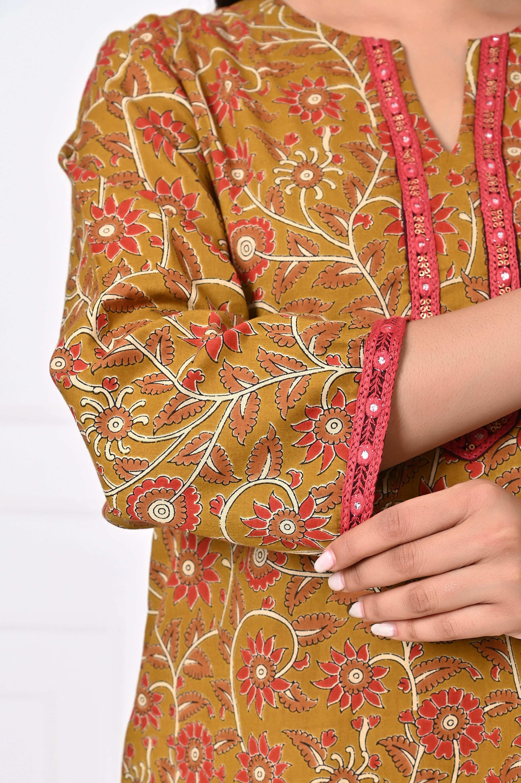 TARUJA KURTA SET