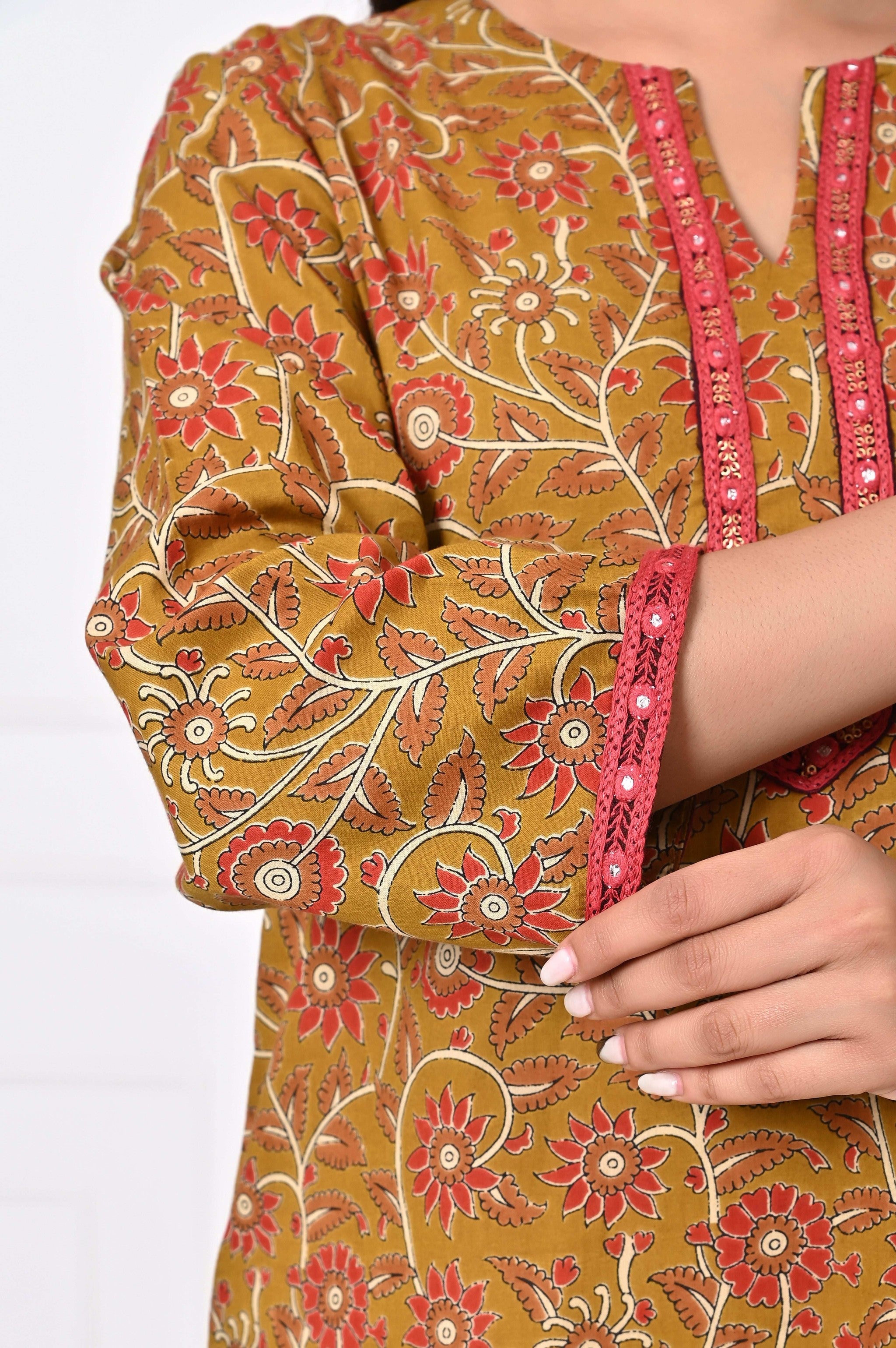 TARUJA KURTA SET