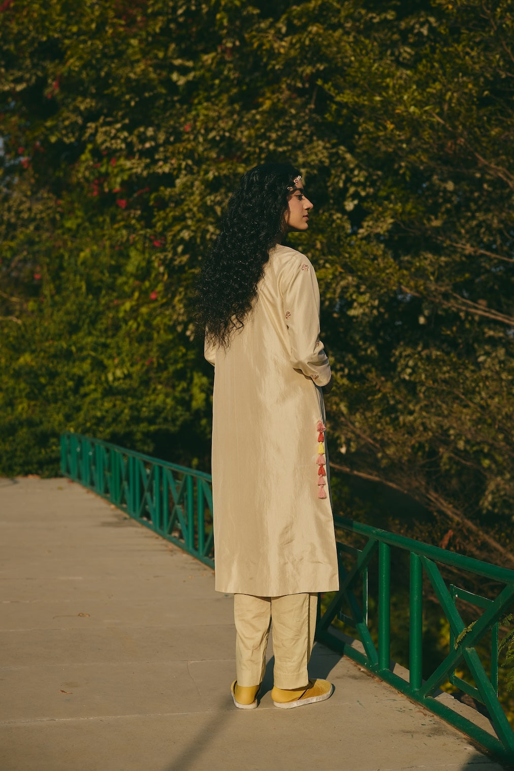 VANYA & BANI beige silk kurta set with floral motifs by Rashika Mittal - close-up detail