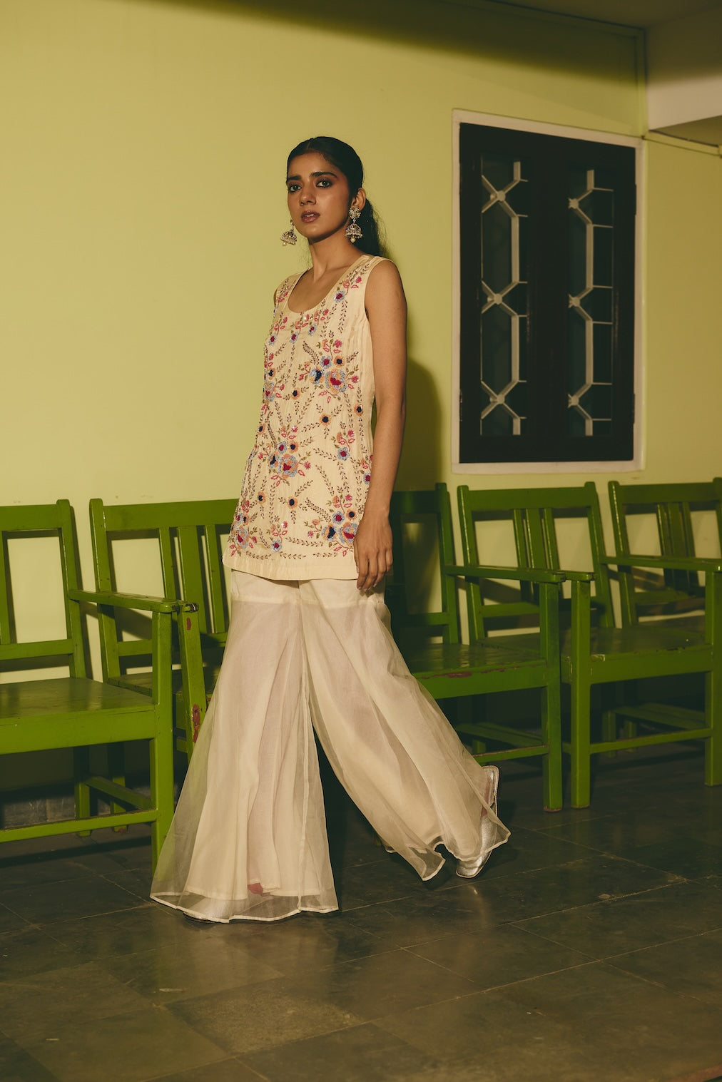 CHANBELI & BADLI ivory satin sharara set with floral motifs by Rashika Mittal - close-up detail