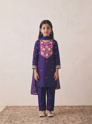 TARA & PARI — KIDS