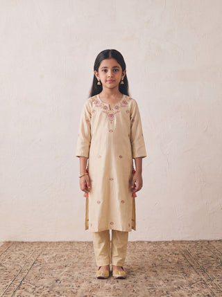 VANYA & BANI — KIDS